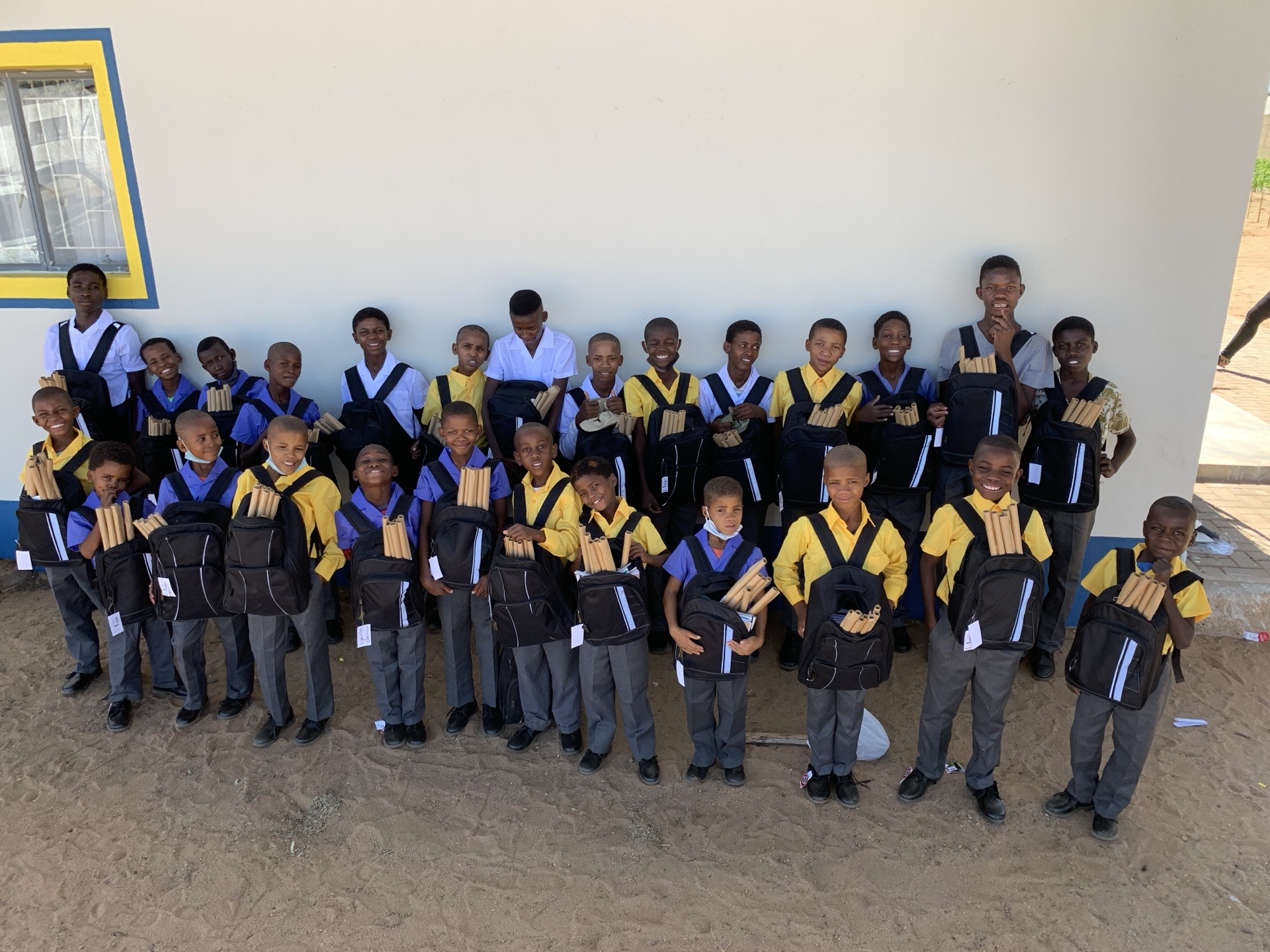 Schoolkleding uitdeling